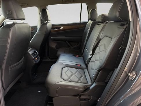 Used 2025 Volkswagen Atlas SE FWD image 26