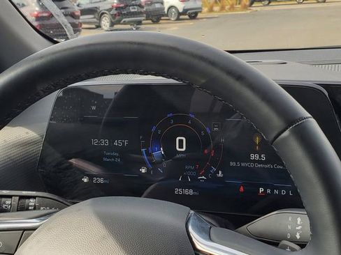 Used 2026 Chevrolet Equinox LT w/ Convenience Package II image 17