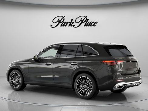 Used 2026 Mercedes-Benz GLC 300 4MATIC image 11