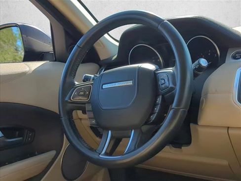 Used 2017 Land Rover Range Rover Evoque SE image 27