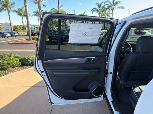 New 2026 Buick Enclave Sport Touring w/ Super Cruise Package FWD image 8