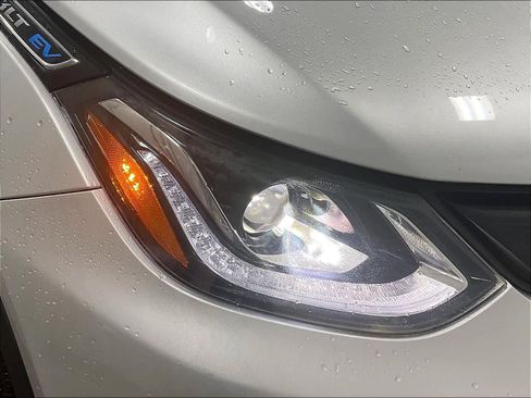 Used 2017 Chevrolet Bolt Premier w/ Driver Confidence II Package image 32