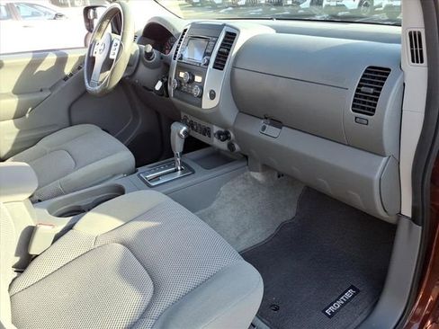 Used 2016 Nissan Frontier SV w/ SV Value Truck Package image 17