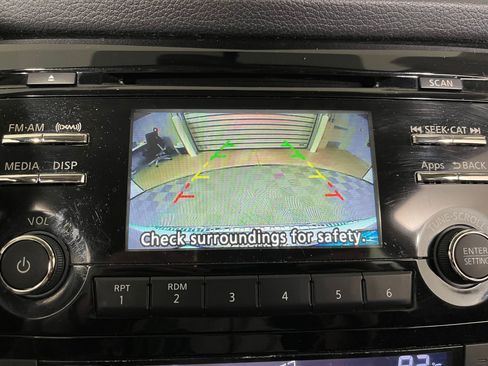 Used 2015 Nissan Rogue SV image 23