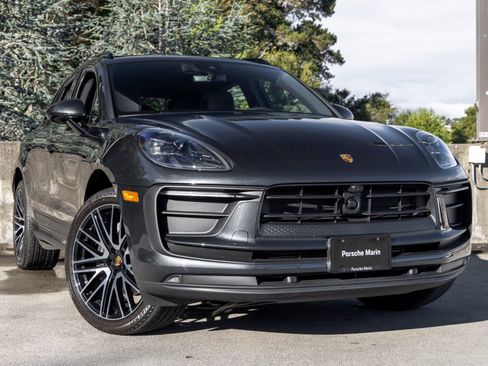 Certified 2026 Porsche Macan AWD/4WD image 9