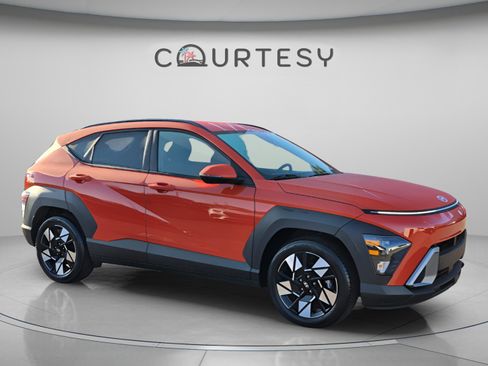 Used 2024 Hyundai Kona SEL FWD image 9