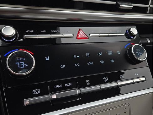 Used 2025 Hyundai Santa Fe SEL image 15