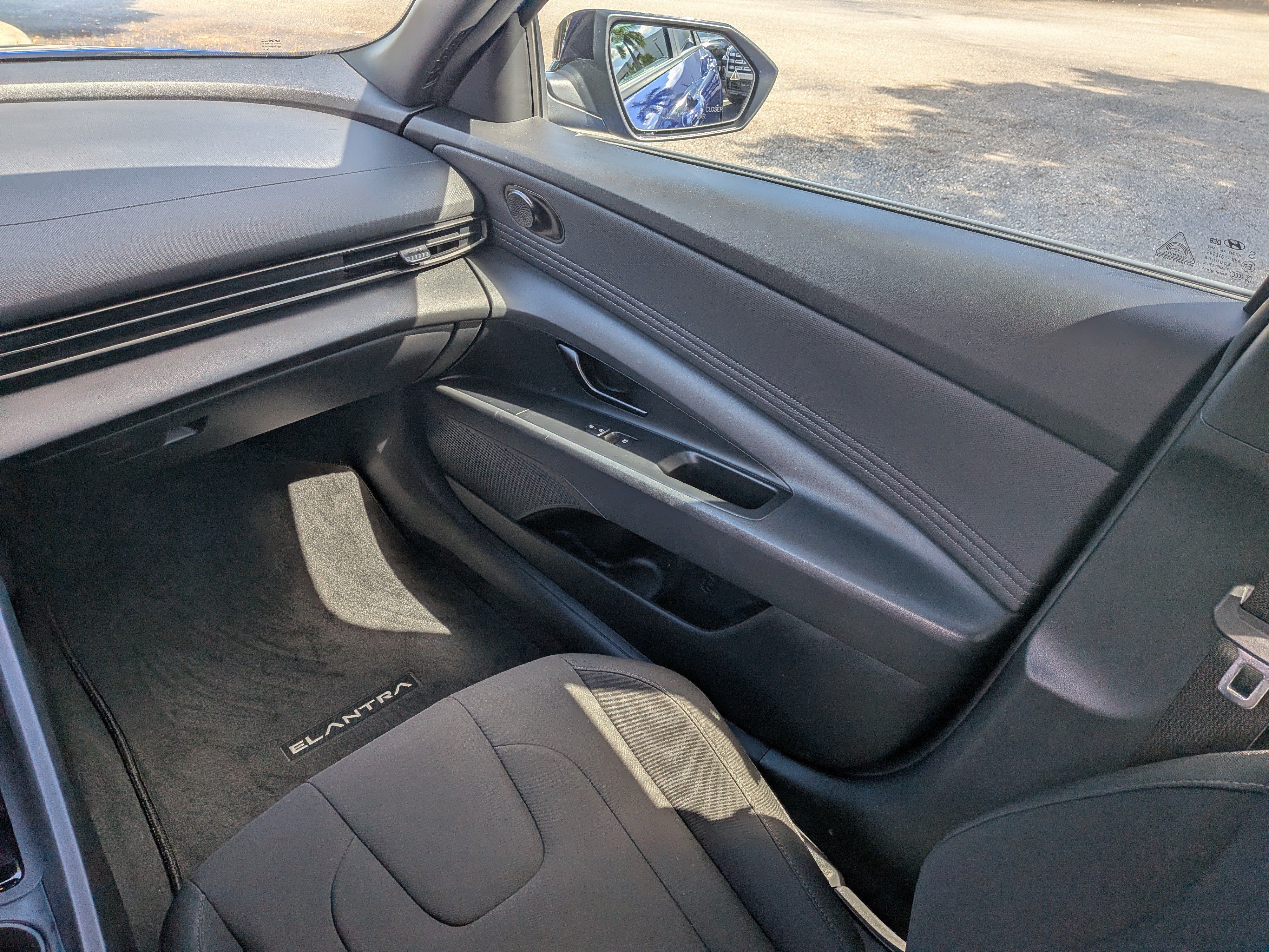 Used 2025 Hyundai Elantra Sport FWD image 18