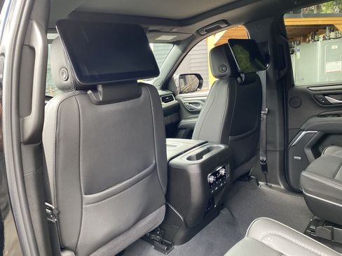 Used 2024 GMC Yukon Denali w/ Denali Reserve Package AWD/4WD image 15
