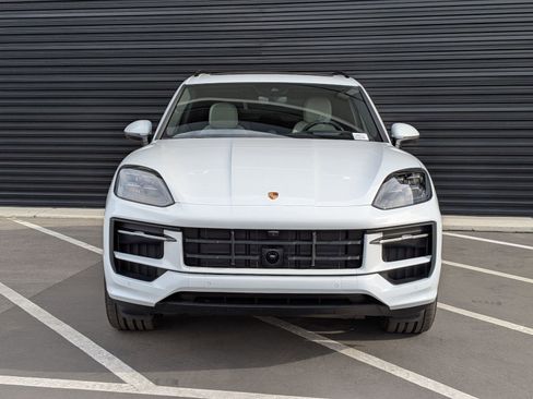 Certified 2026 Porsche Cayenne E-Hybrid AWD/4WD image 6