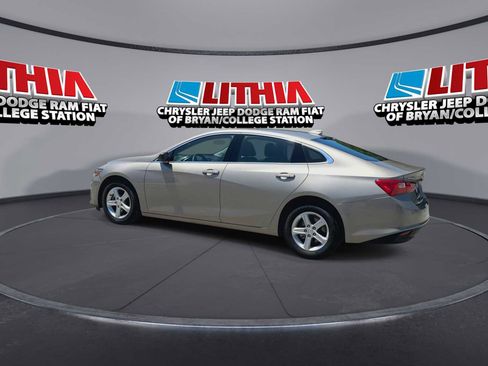 Used 2025 Chevrolet Malibu LT FWD image 6