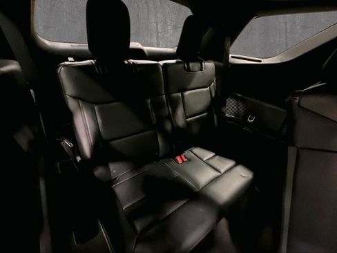 Used 2025 Ford Explorer ST-Line w/ ST-Line Street Pack AWD/4WD image 27