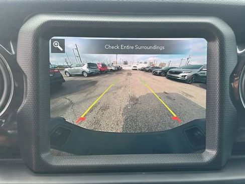 Used 2022 Jeep Gladiator Sport image 17