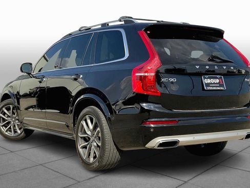 Used 2017 Volvo XC90 T6 Momentum w/ Vision Package image 11
