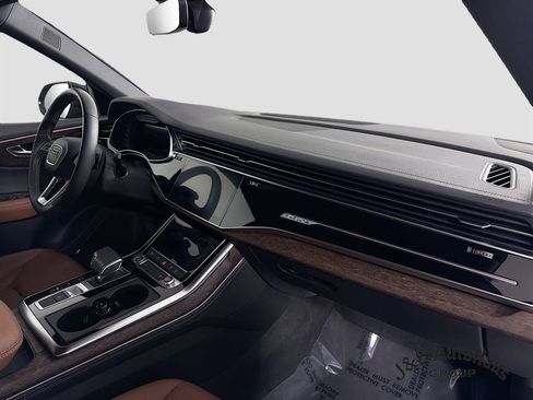 Used 2024 Audi Q8 Premium Plus w/ Premium Plus Package image 35