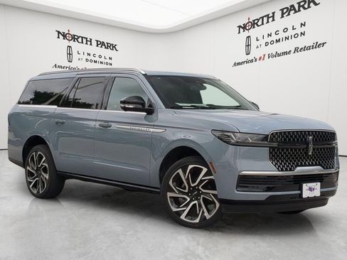 New 2026 Lincoln Navigator L Reserve AWD/4WD image 1