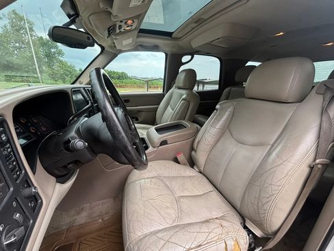 Used 2006 Chevrolet Tahoe Z71 w/ Z71 Preferred Equipment Group AWD/4WD image 11