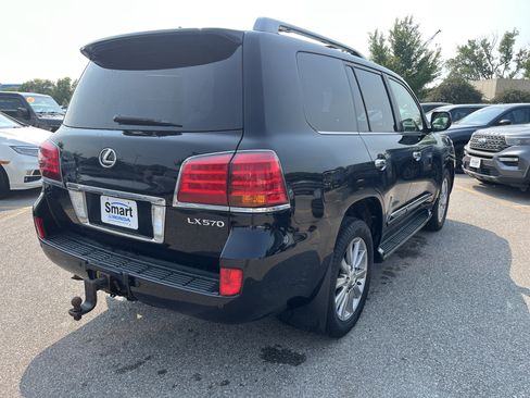 Used 2011 Lexus LX 570 4WD w/ Luxury Pkg image 5