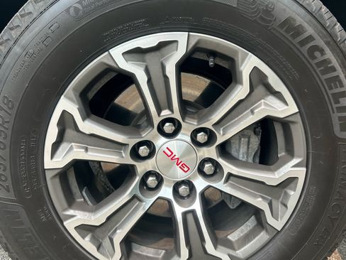 Used 2019 GMC Sierra 1500 SLE w/ SLE Value Package AWD/4WD image 28