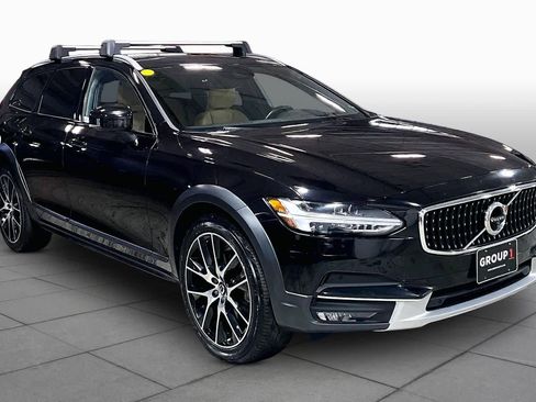 Used 2020 Volvo V90 T6 Cross Country image 3