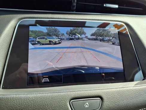 Used 2023 Cadillac XT4 Luxury FWD image 6