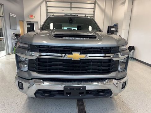 New 2026 Chevrolet Silverado 3500 LT image 9