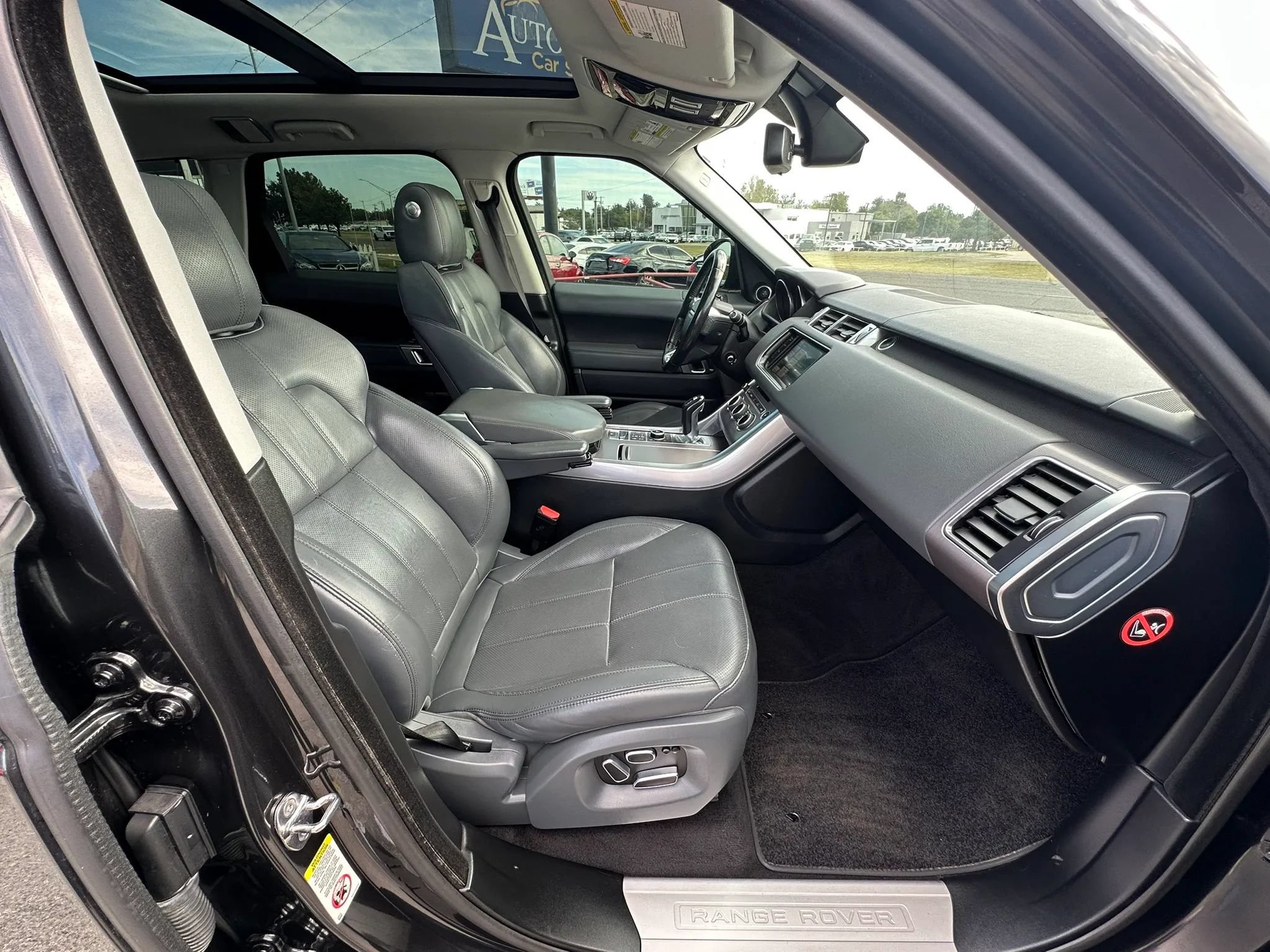 Used 2014 Land Rover Range Rover Sport HSE AWD/4WD image 13