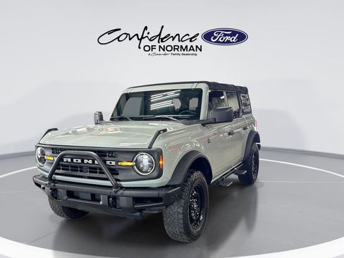 Used 2022 Ford Bronco Black Diamond AWD/4WD image 3