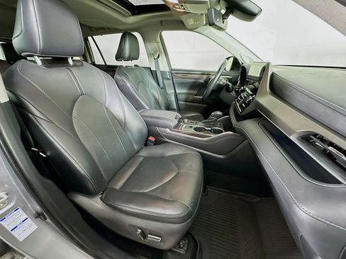 Used 2021 Toyota Highlander Limited image 33