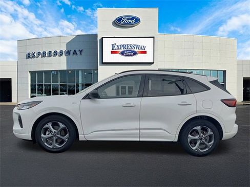 Used 2023 Ford Escape ST-Line w/ Tech Pack #1 image 9
