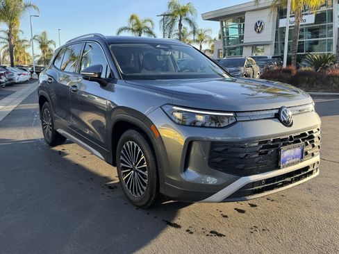 New 2026 Volkswagen Tiguan S image 2