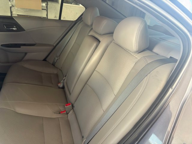 Used 2016 Honda Accord Touring image 12