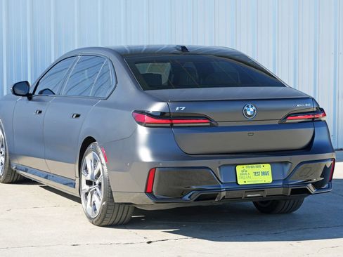 Used 2023 BMW i7 xDrive60 image 56