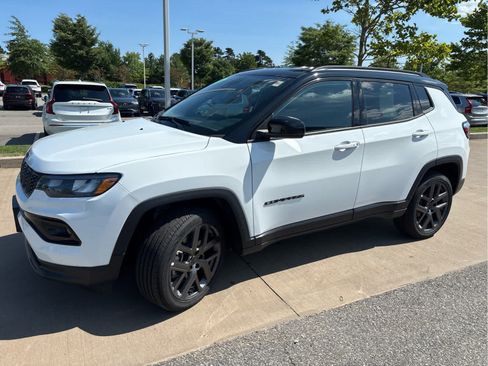 Used 2026 Jeep Compass Limited AWD/4WD image 4