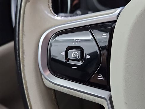 Used 2021 Volvo V60 T5 Cross Country image 25