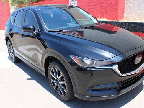 Used 2018 MAZDA CX-5 Touring w/ Preferred Equipment Package FWD image 5