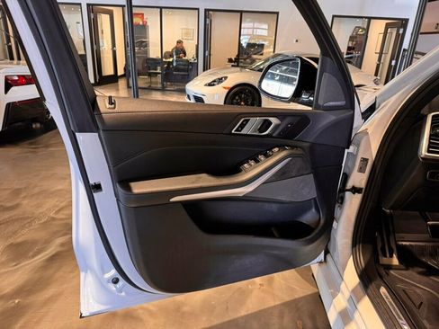 Used 2023 BMW X5 xDrive40i w/ Executive Package image 9