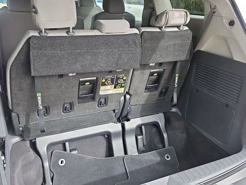 Used 2023 Toyota Sienna LE image 19