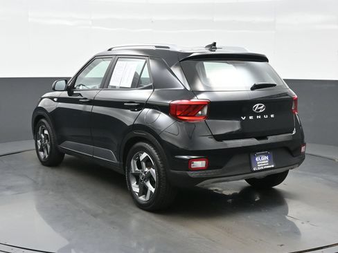 Used 2021 Hyundai Venue SEL FWD image 4