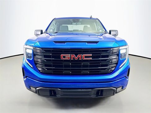 Used 2023 GMC Sierra 1500 Elevation image 2