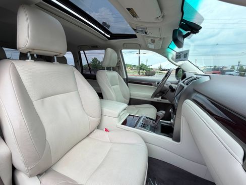 Used 2019 Lexus GX 460 Premium w/ Premium Package AWD/4WD image 26