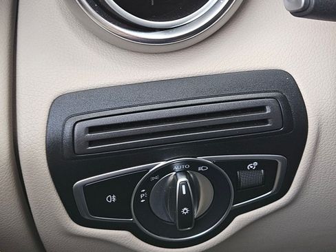 Used 2022 Mercedes-Benz GLC 300 image 13