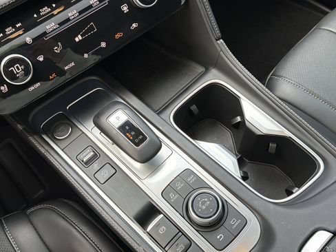 Certified 2025 INFINITI QX60 Luxe w/ Vision Package image 19