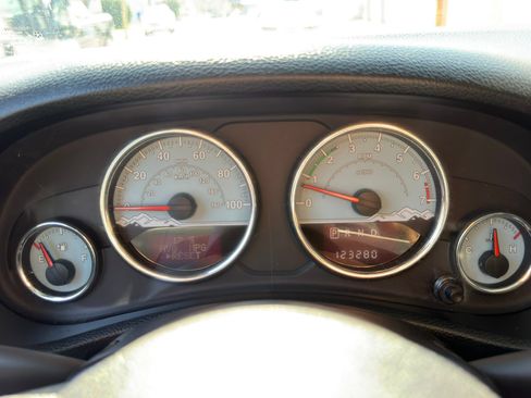 Used 2014 Jeep Wrangler Unlimited Sahara AWD/4WD image 34