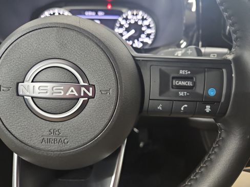 Used 2025 Nissan Pathfinder SV AWD/4WD image 23