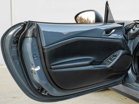 Used 2020 MAZDA MX-5 Miata Club image 43