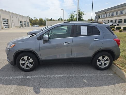 Used 2019 Chevrolet Trax LT w/ LT Convenience Package image 7
