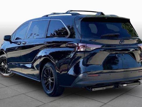 Used 2024 Toyota Sienna XLE Woodland Edition AWD/4WD image 12