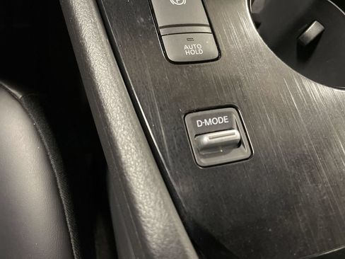Used 2023 Nissan Rogue SV w/ SV Premium B Package FWD image 34