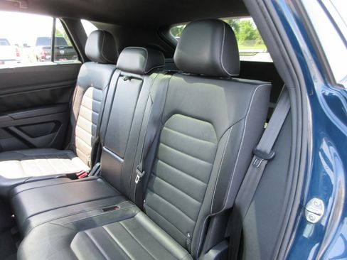 Used 2020 Volkswagen Atlas Cross Sport SEL Premium AWD/4WD image 22